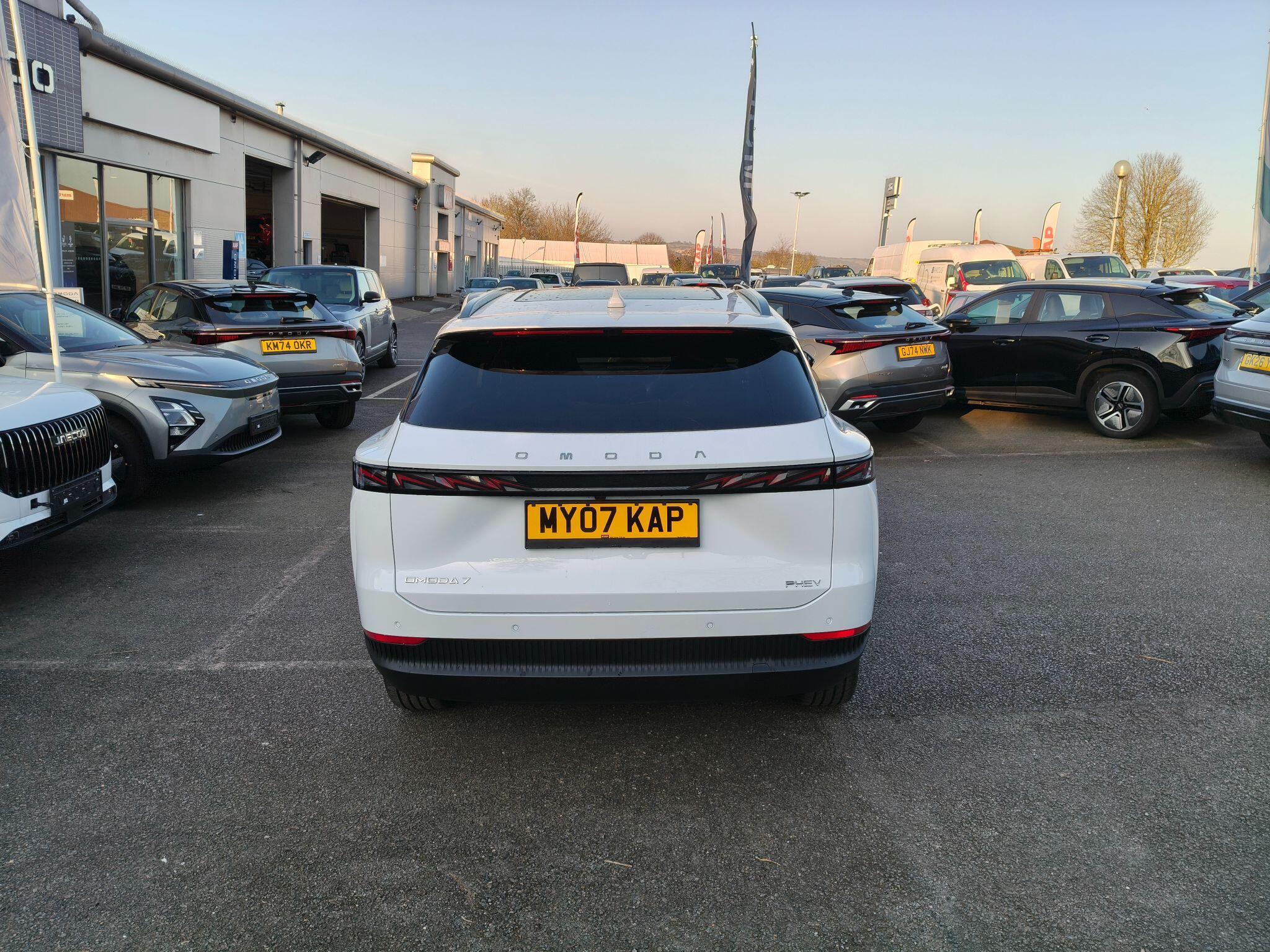 Large vehicle image